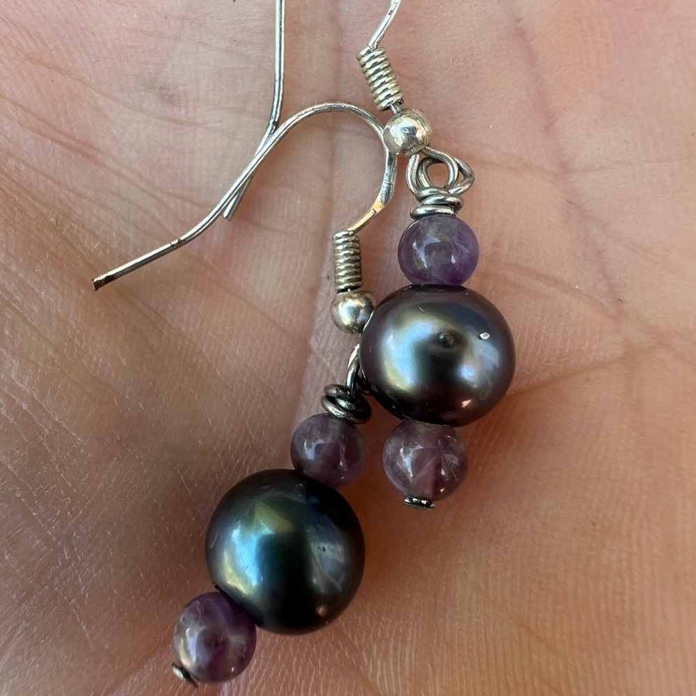 amethyst and Black pearl earrings